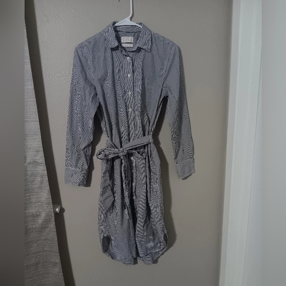 J. Crew 100% Coton,grey and White Buttoned Tie Front Shirt Dress - Picture 2 of 8